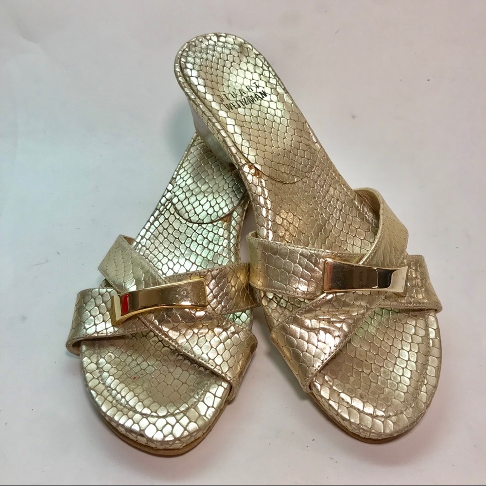 Stuart Weitzman leather, gold buckle textured cross front heeled sandals Sz 6N